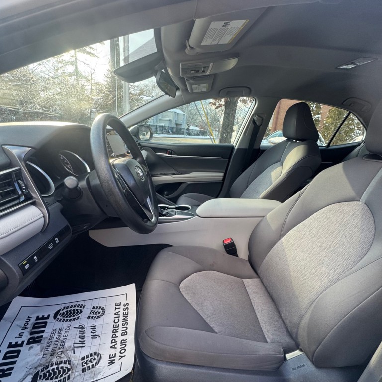 2023 Toyota Camry Image 19