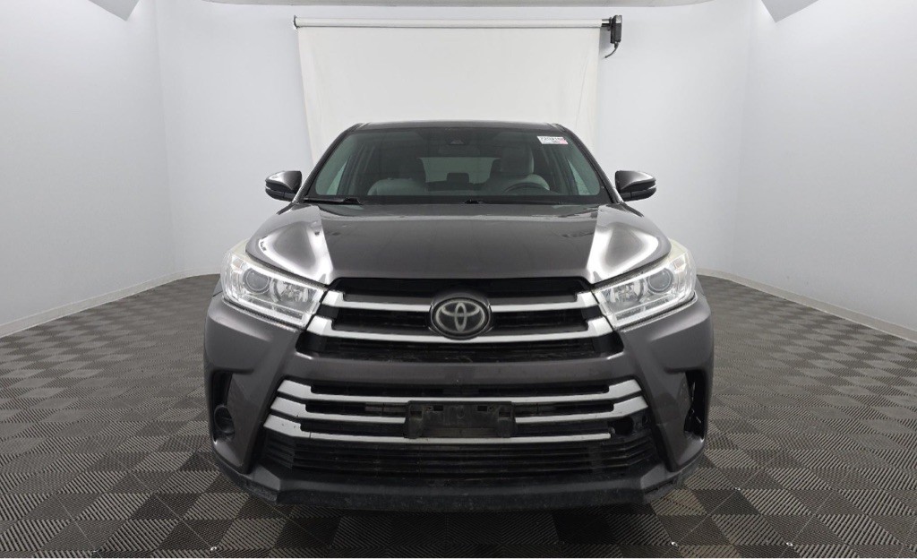 2019 Toyota Highlander Image 2