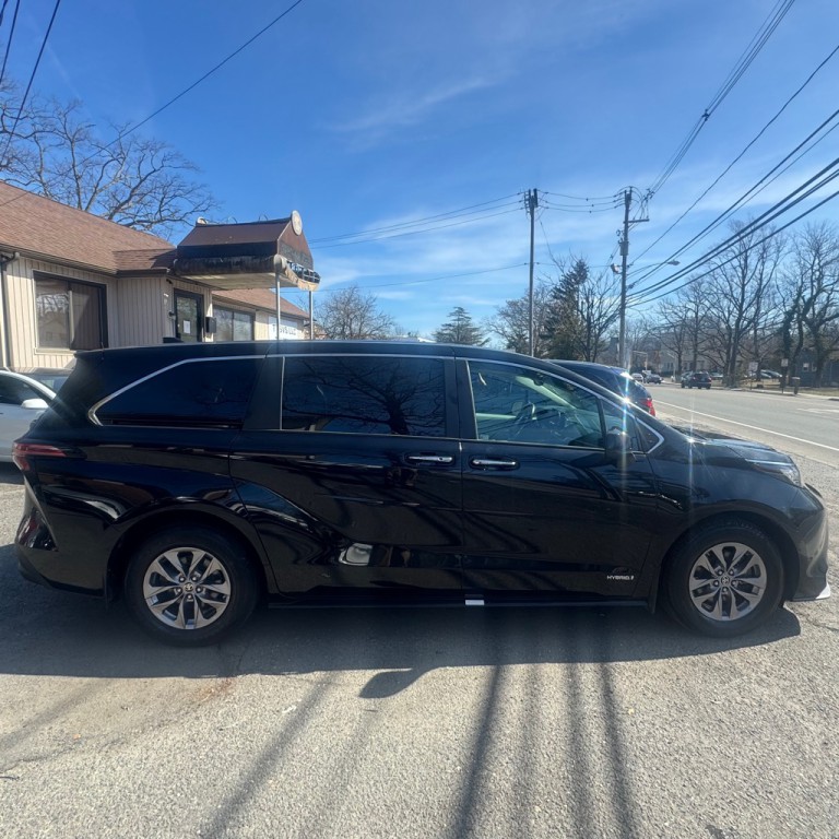 2021 Toyota Sienna Image 6