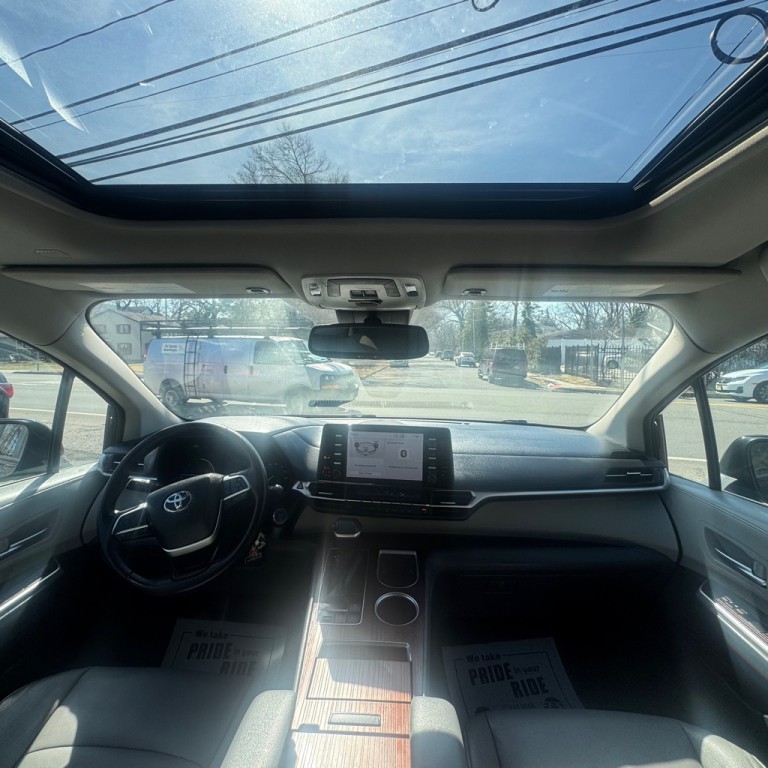 2021 Toyota Sienna Image 17