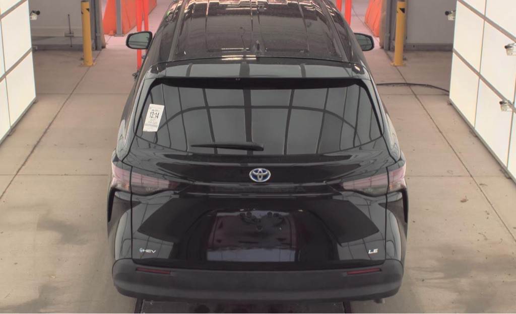 2025 Toyota Sienna Image 6