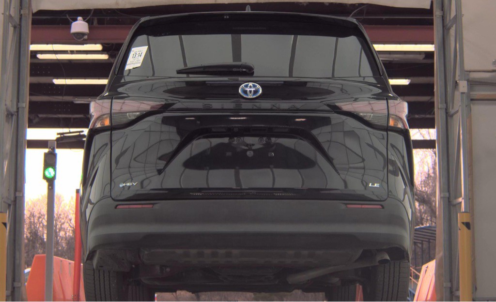 2025 Toyota Sienna Image 7