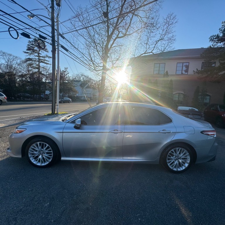 2018 Toyota Camry Image 2