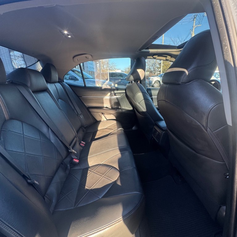 2018 Toyota Camry Image 13