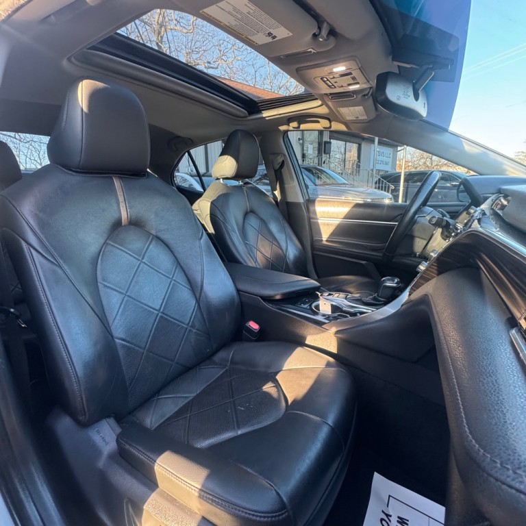 2018 Toyota Camry Image 15