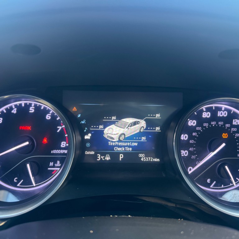 2018 Toyota Camry Image 20