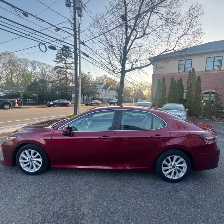 2022 Toyota Camry Image 2
