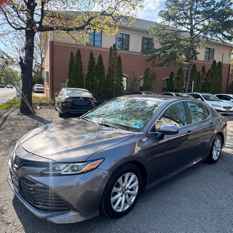 2018 Toyota Camry Image 1