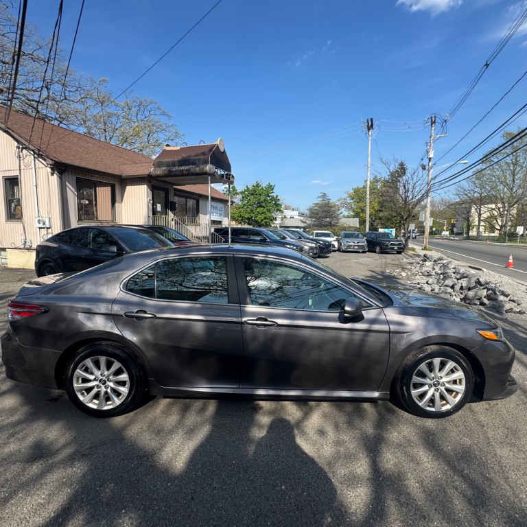2018 Toyota Camry Image 6