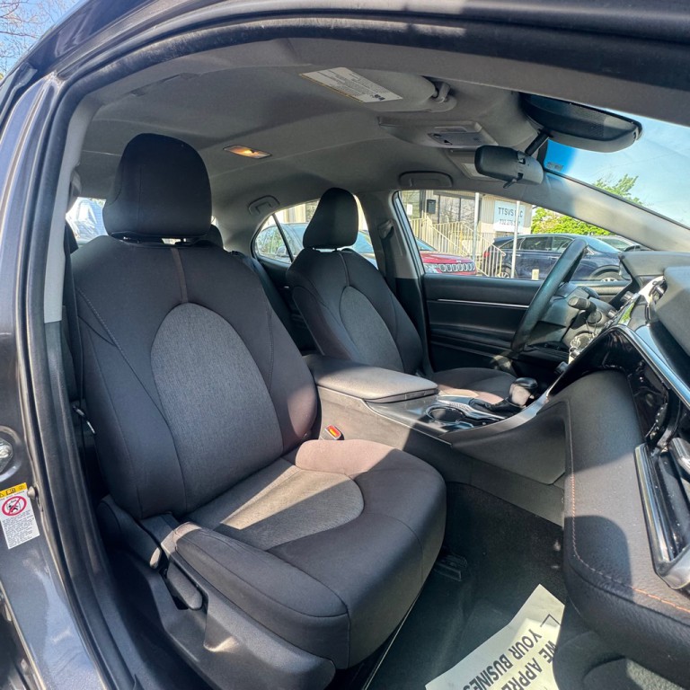 2018 Toyota Camry Image 15