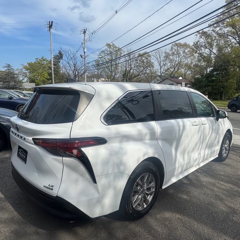 2022 Toyota Sienna Image 5