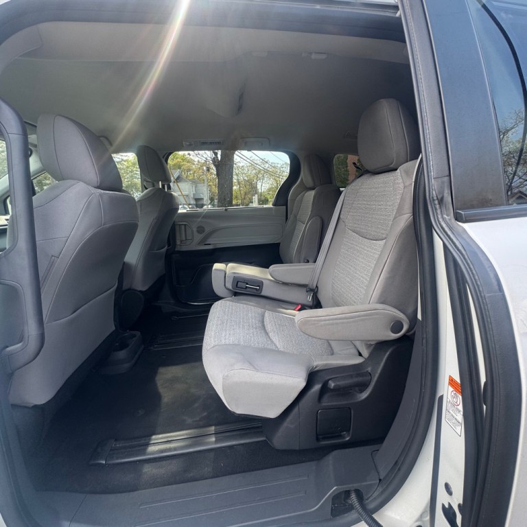 2022 Toyota Sienna Image 13