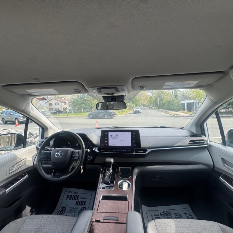 2022 Toyota Sienna Image 17