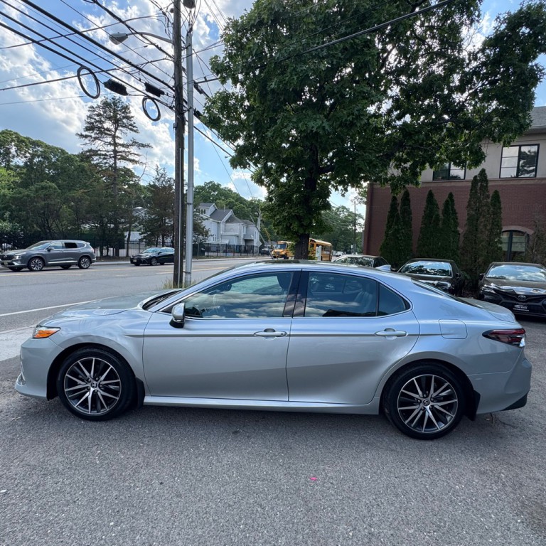 2023 Toyota Camry Image 2