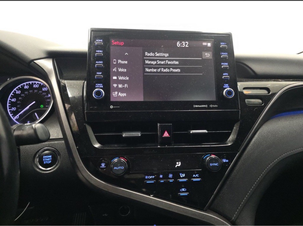 2022 Toyota Camry Image 3