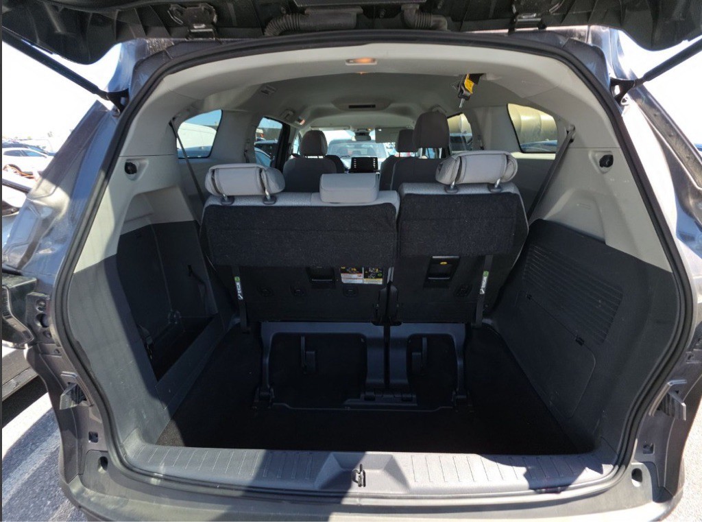 2024 Toyota Sienna Image 6