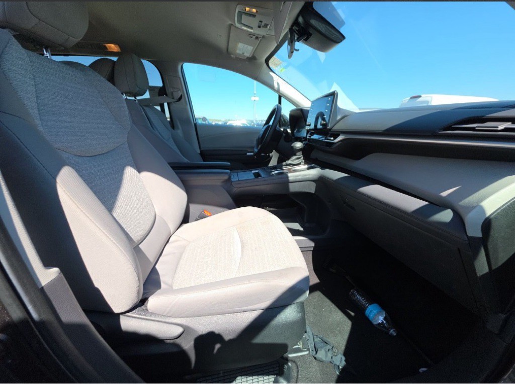2024 Toyota Sienna Image 8
