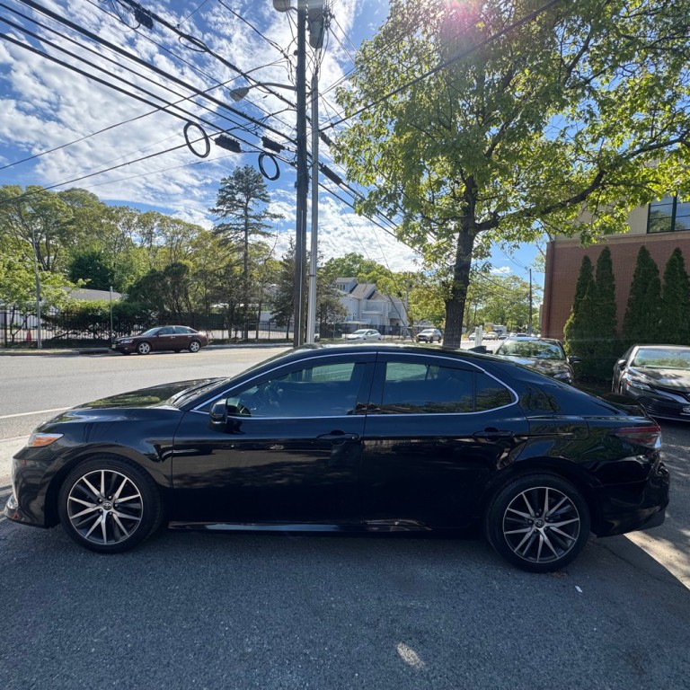 2022 Toyota Camry Image 2
