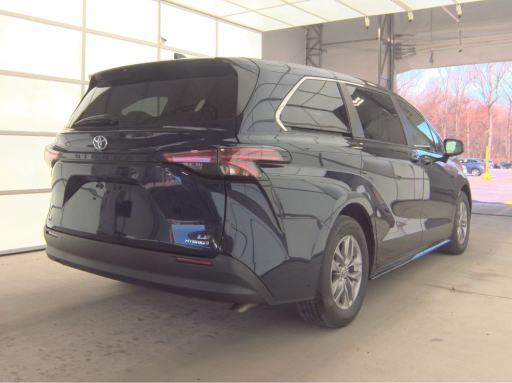 2022 Toyota Sienna Image 5