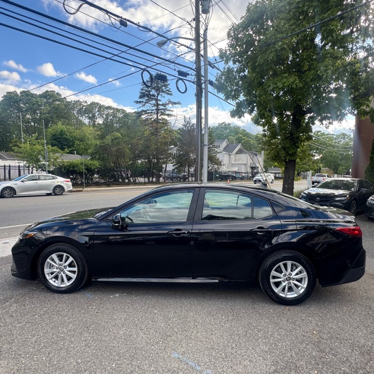 2026 Toyota Camry Image 2