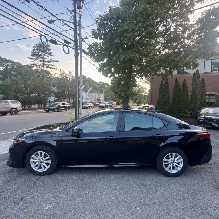 2026 Toyota Camry Image 2