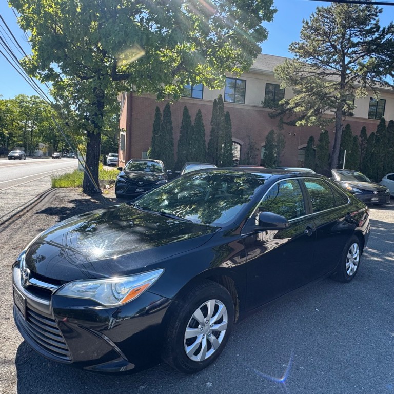 2016 Toyota Camry Image 1