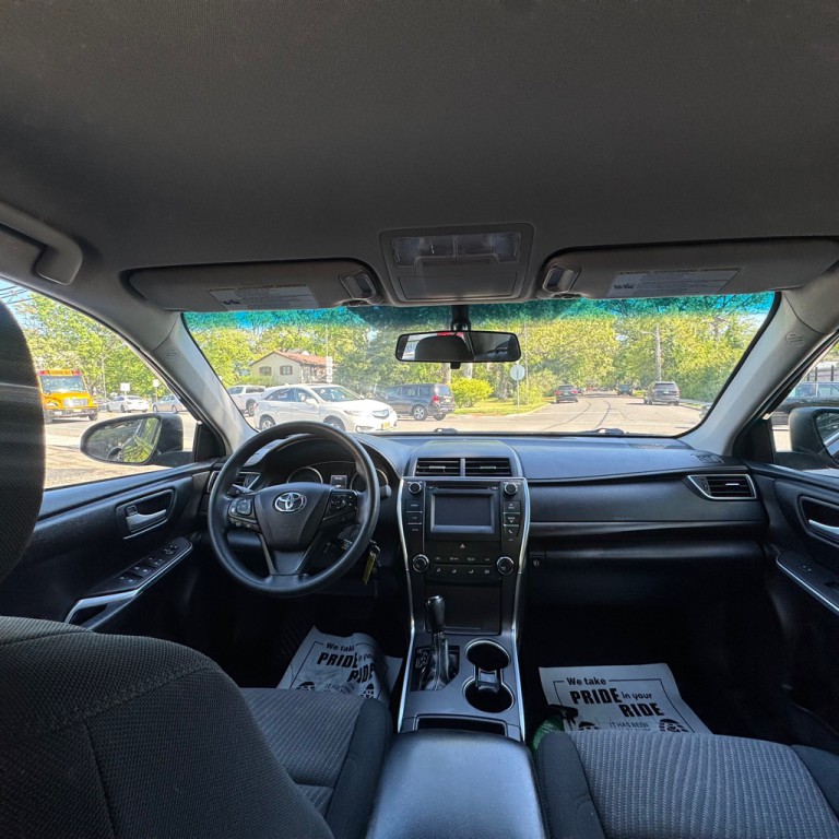 2016 Toyota Camry Image 14