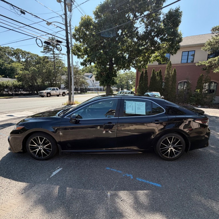 2022 Toyota Camry Image 2