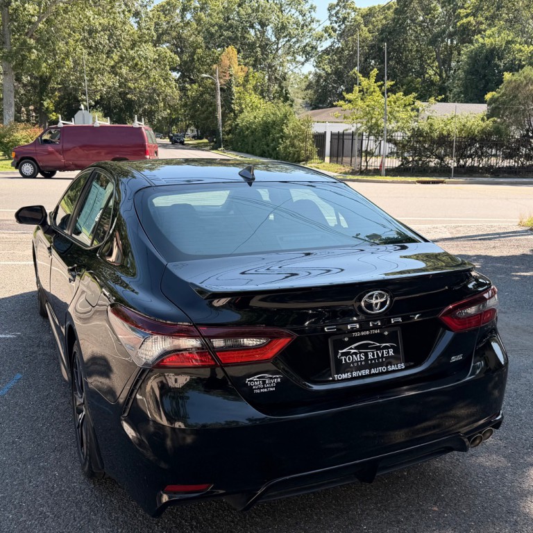 2022 Toyota Camry Image 3