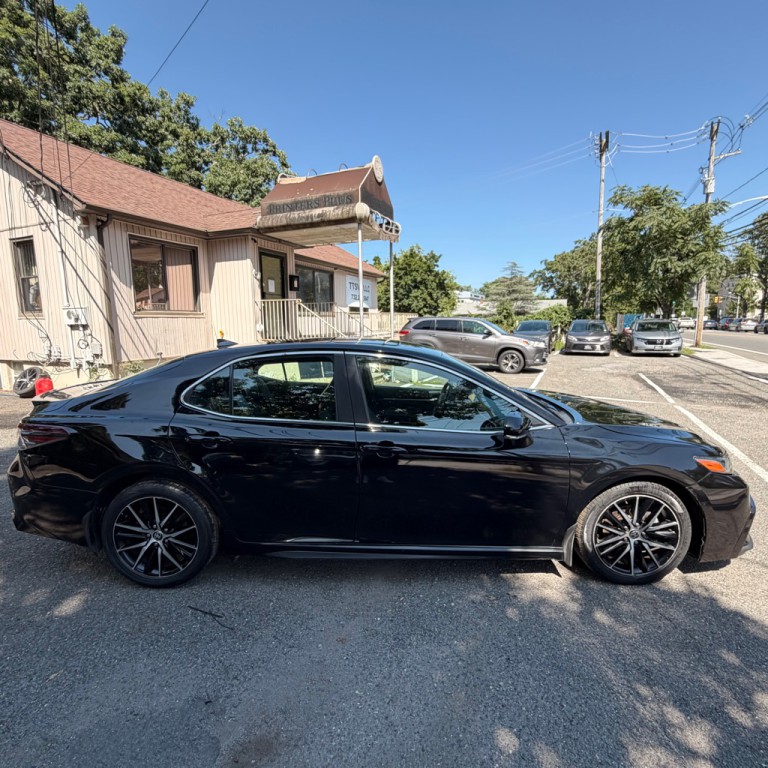 2022 Toyota Camry Image 6