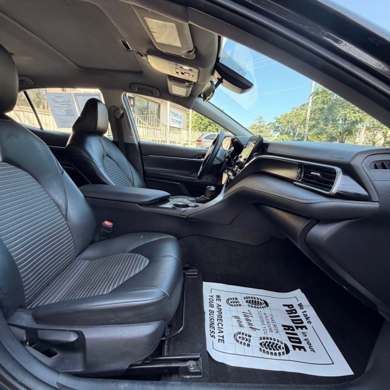 2022 Toyota Camry Image 16
