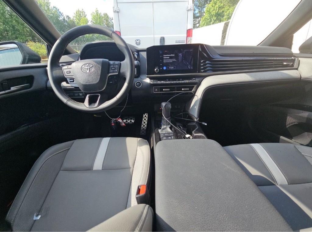 2025 Toyota Camry Image 2