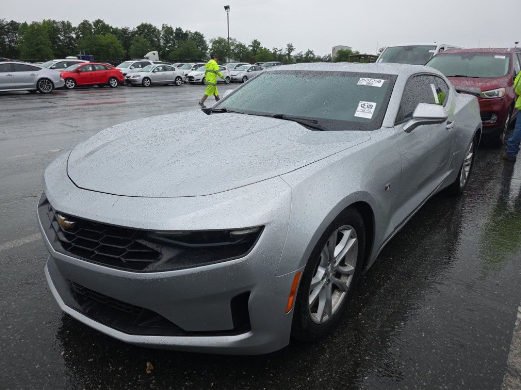 2019 Chevrolet Camaro Image 2