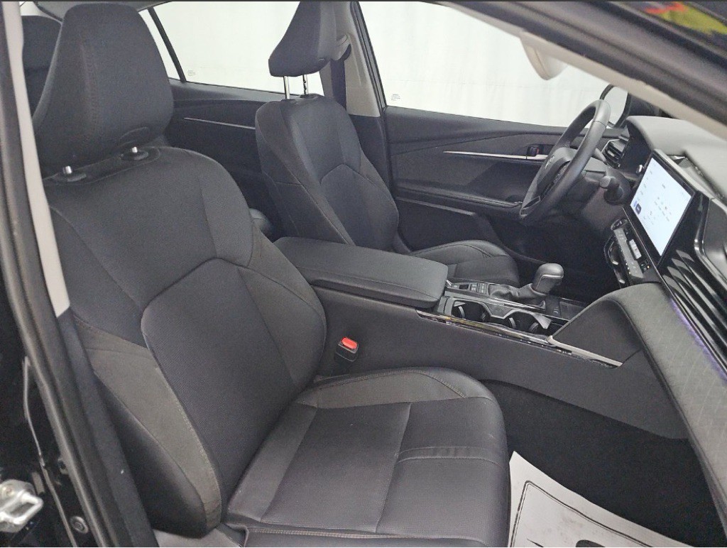 2025 Toyota Camry Image 9