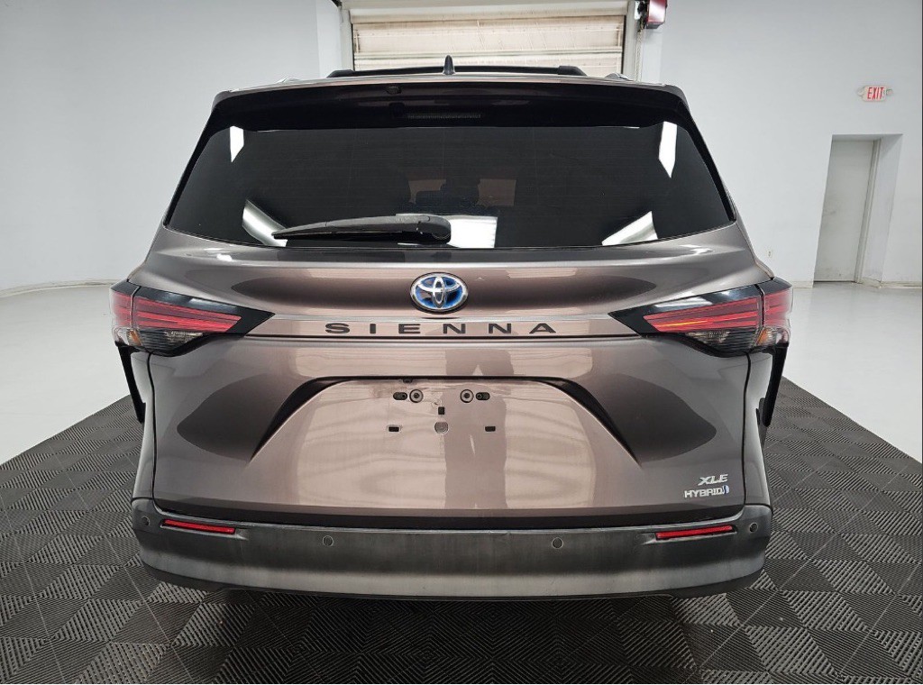 2021 Toyota Sienna Image 4