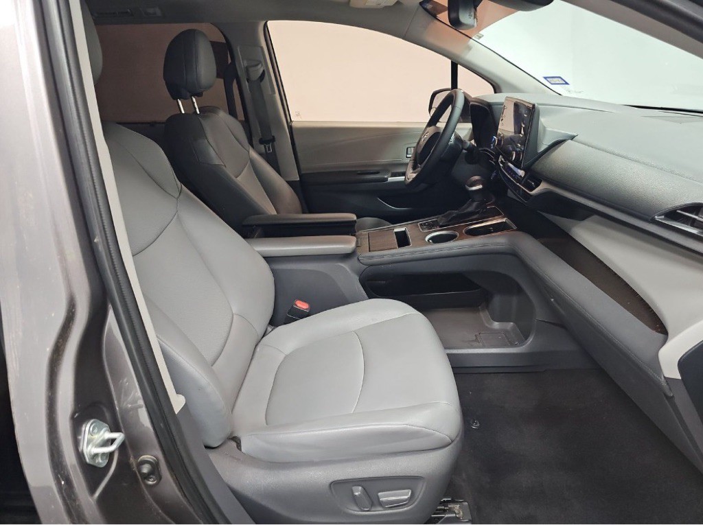 2021 Toyota Sienna Image 8