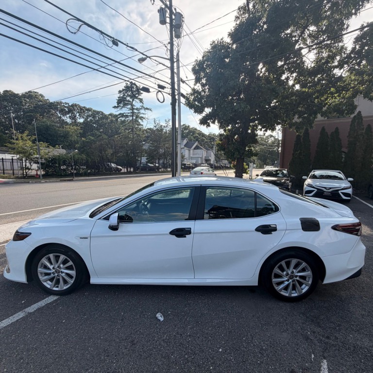 2021 Toyota Camry Image 2