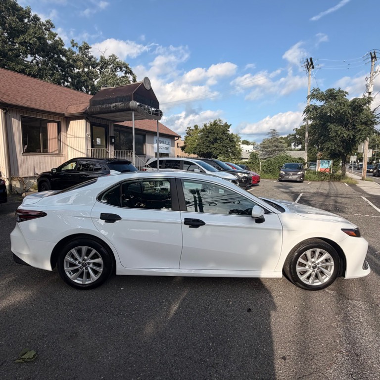 2021 Toyota Camry Image 6