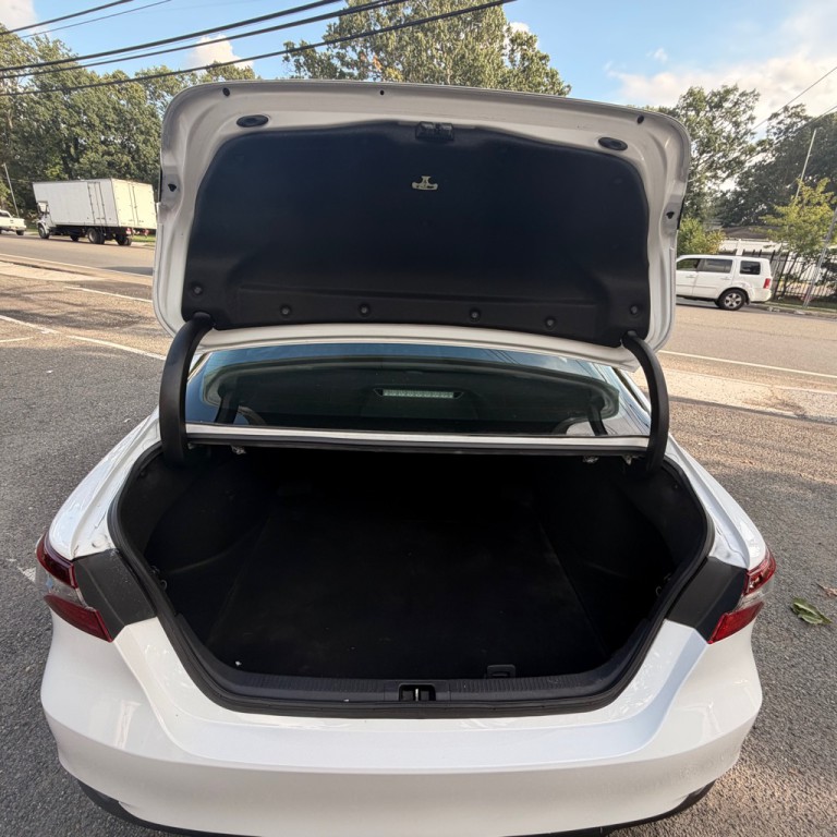2021 Toyota Camry Image 9