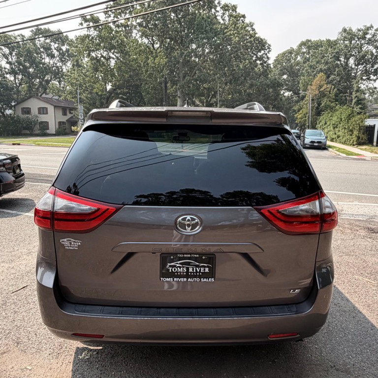 2020 Toyota Sienna Image 4