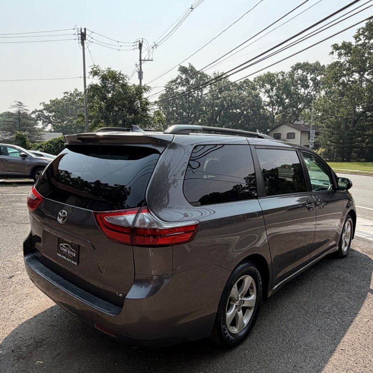 2020 Toyota Sienna Image 5