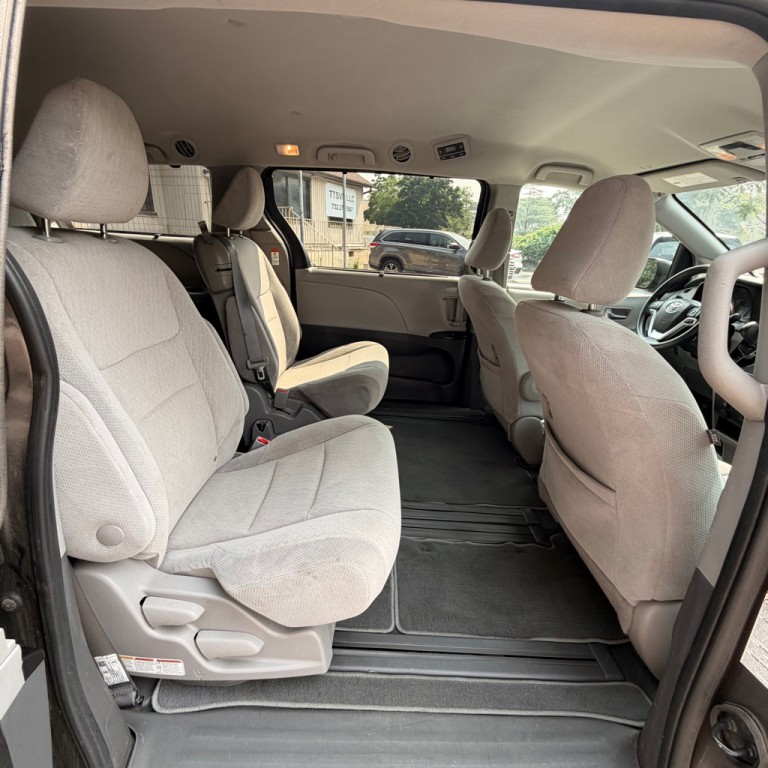 2020 Toyota Sienna Image 16