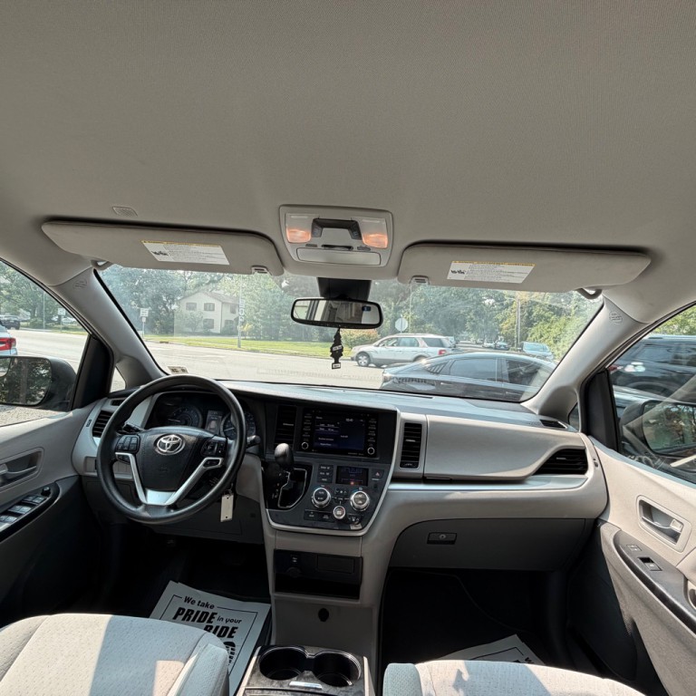 2020 Toyota Sienna Image 17