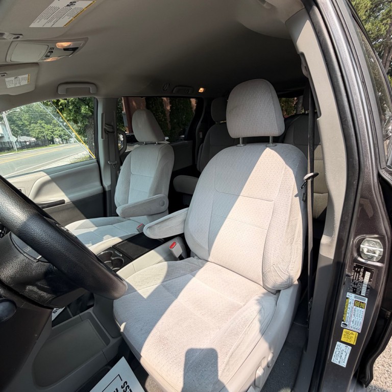 2020 Toyota Sienna Image 20