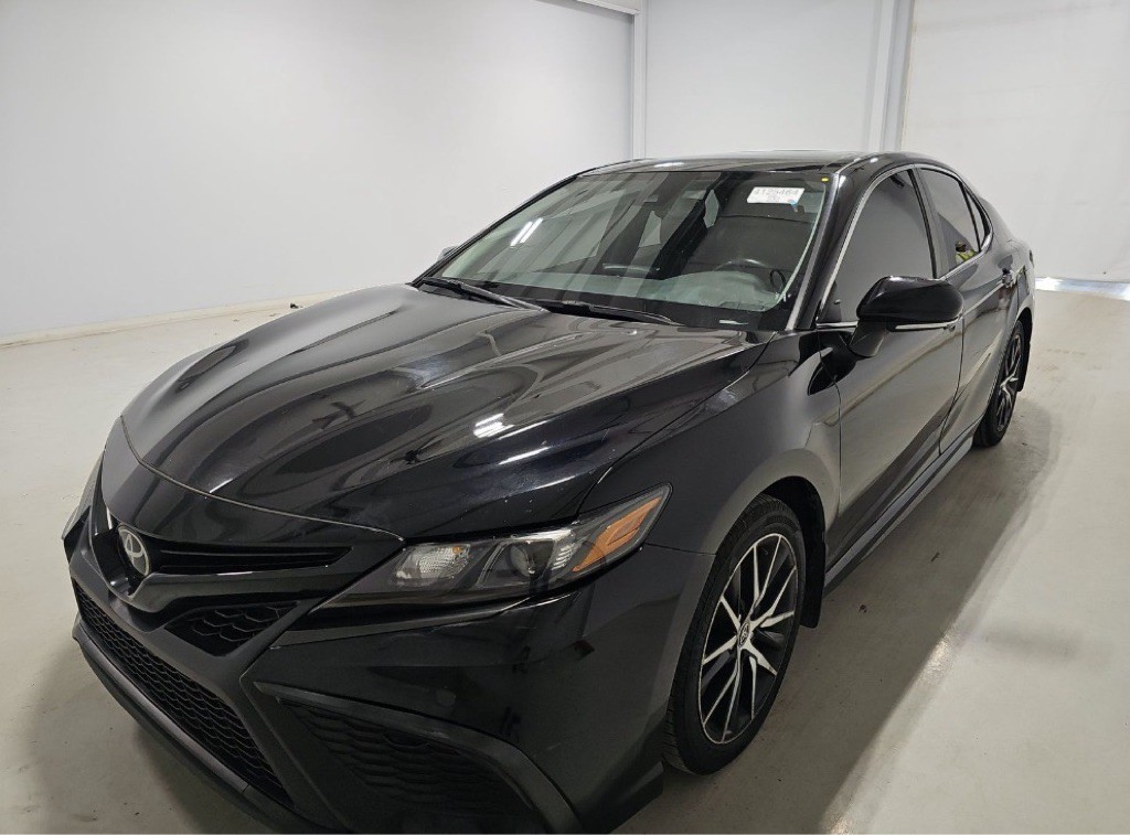 2023 Toyota Camry Image 1