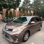 Image for 2018 Toyota Sienna XLE ID: 7567986