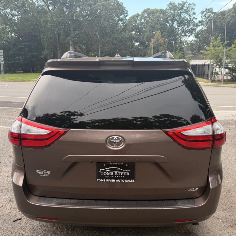 2018 Toyota Sienna Image 4