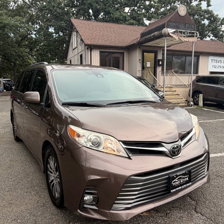 2018 Toyota Sienna Image 7