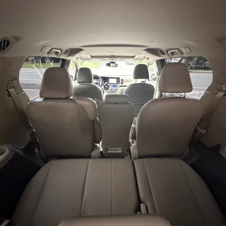 2018 Toyota Sienna Image 10
