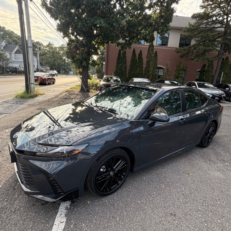 2025 Toyota Camry Image 1